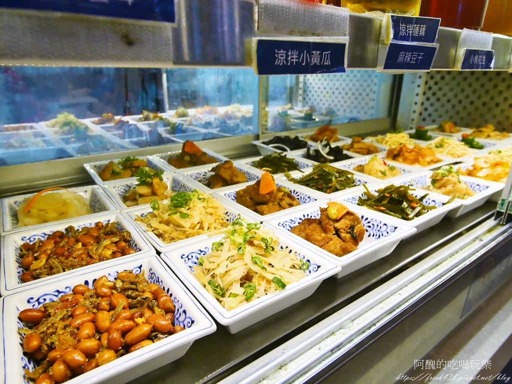 【板橋美食】饗記麵舖-板橋愛買店,平價又美味的餐點,麵、飯、水餃、港點、小菜、飲品一應俱全。 - 第21張圖 13-1