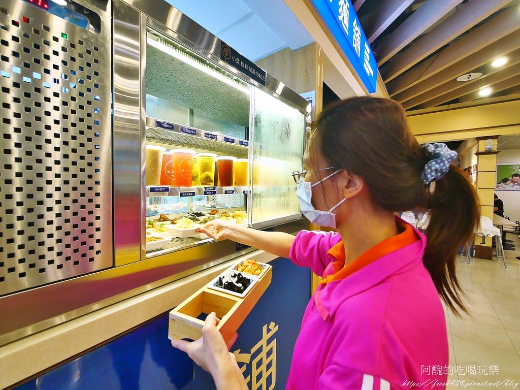 【板橋美食】饗記麵舖-板橋愛買店,平價又美味的餐點,麵、飯、水餃、港點、小菜、飲品一應俱全。 - 第22張圖 13-2
