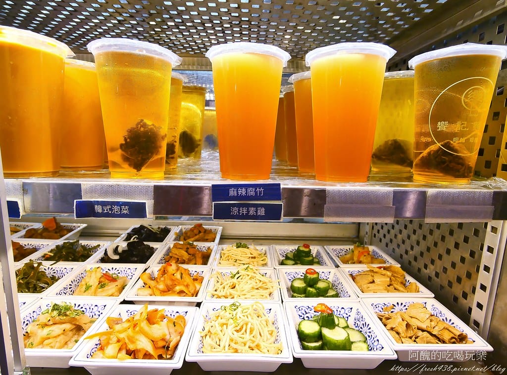 【板橋美食】饗記麵舖-板橋愛買店,平價又美味的餐點,麵、飯、水餃、港點、小菜、飲品一應俱全。 - 第19張圖 12