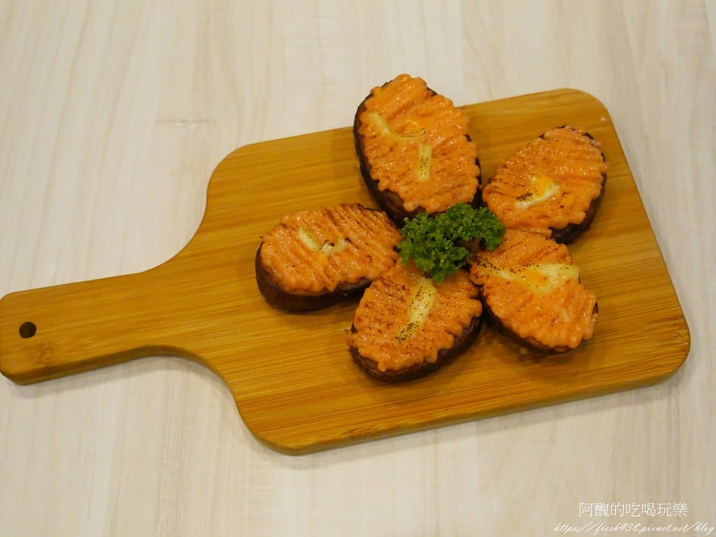 【北大美食】私嚐の吃飯-北大店,寵物友善餐廳,濃郁咖哩、華麗螺旋蛋、親切柴犬,讓您吃得好滿足,還提供寵物餐點哦! - 第64張圖 37