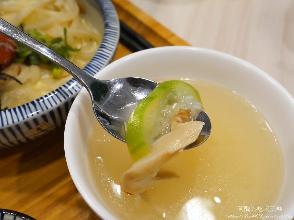 【北大美食】私嚐の吃飯-北大店,寵物友善餐廳,濃郁咖哩、華麗螺旋蛋、親切柴犬,讓您吃得好滿足,還提供寵物餐點哦! - 第49張圖 49
