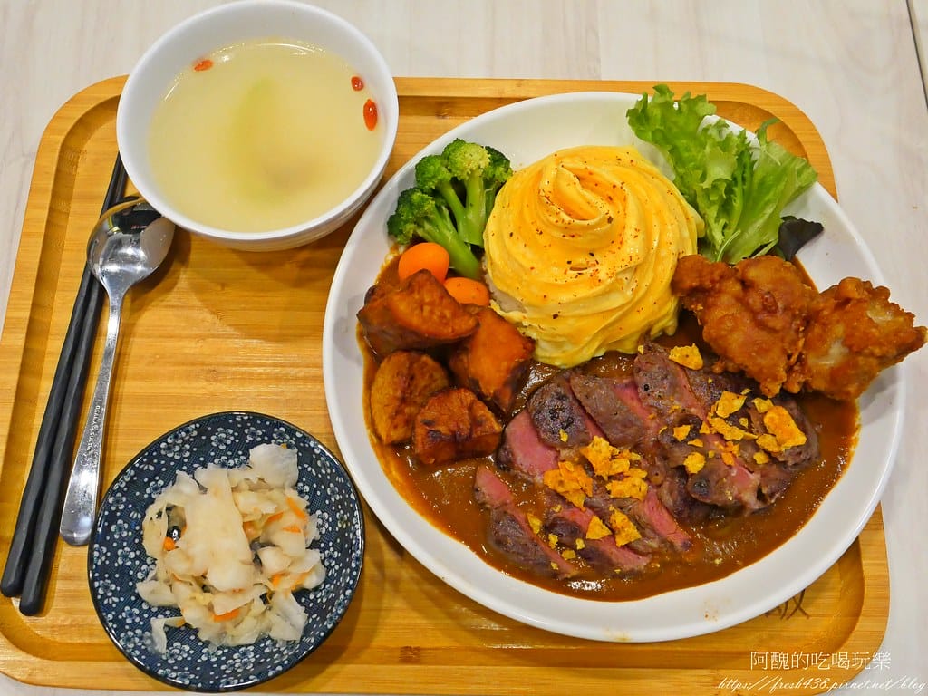 【北大美食】私嚐の吃飯-北大店,寵物友善餐廳,濃郁咖哩、華麗螺旋蛋、親切柴犬,讓您吃得好滿足,還提供寵物餐點哦! - 第50張圖 50