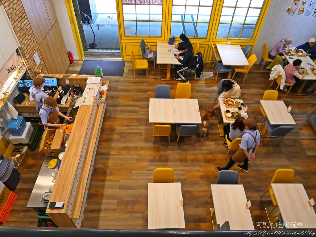 【北大美食】私嚐の吃飯-北大店,寵物友善餐廳,濃郁咖哩、華麗螺旋蛋、親切柴犬,讓您吃得好滿足,還提供寵物餐點哦! - 第20張圖 14