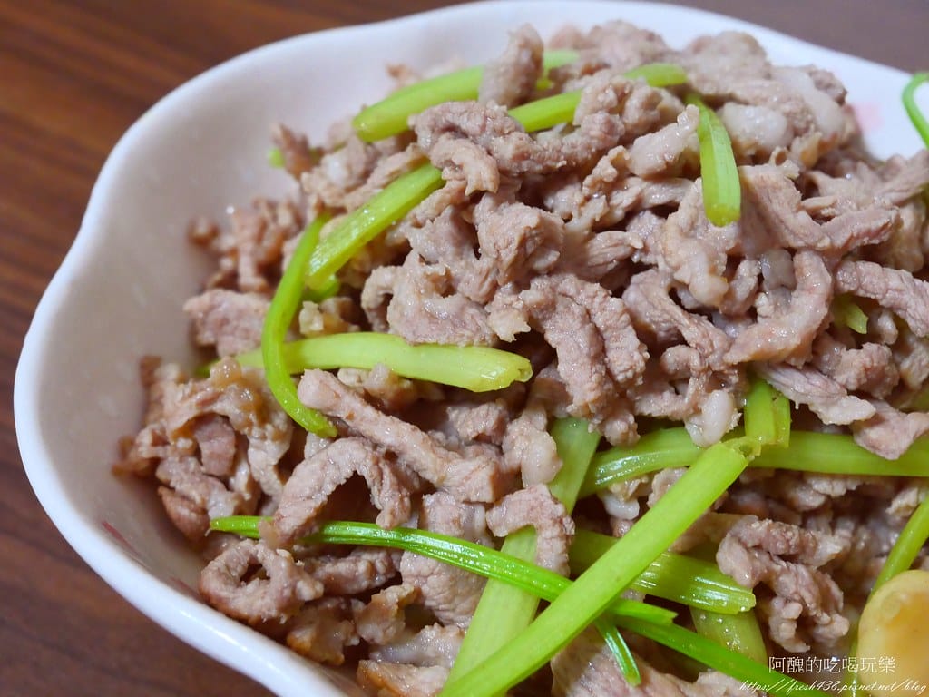 芹菜炒肉絲,原來芹菜可以抗癌、護眼、降血壓、保護肝臟、。 - 第9張圖 P1018829