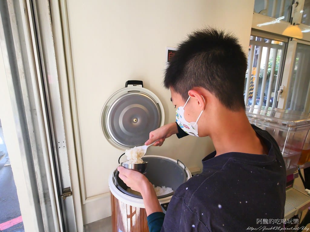 【樹林美食】咕咕圓韓式料理,韓式烤肉飯、部隊鍋一級棒,小菜多元可口,白飯、飲料內用吃到飽。 - 第12張圖 13