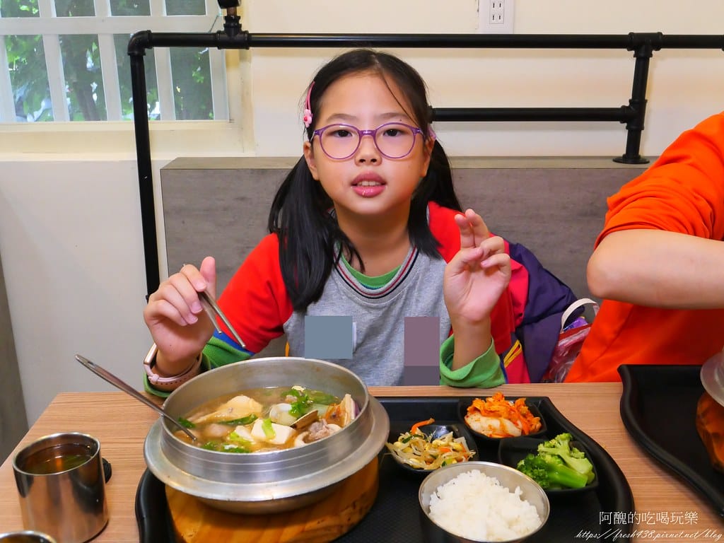【樹林美食】咕咕圓韓式料理,韓式烤肉飯、部隊鍋一級棒,小菜多元可口,白飯、飲料內用吃到飽。 - 第48張圖 46