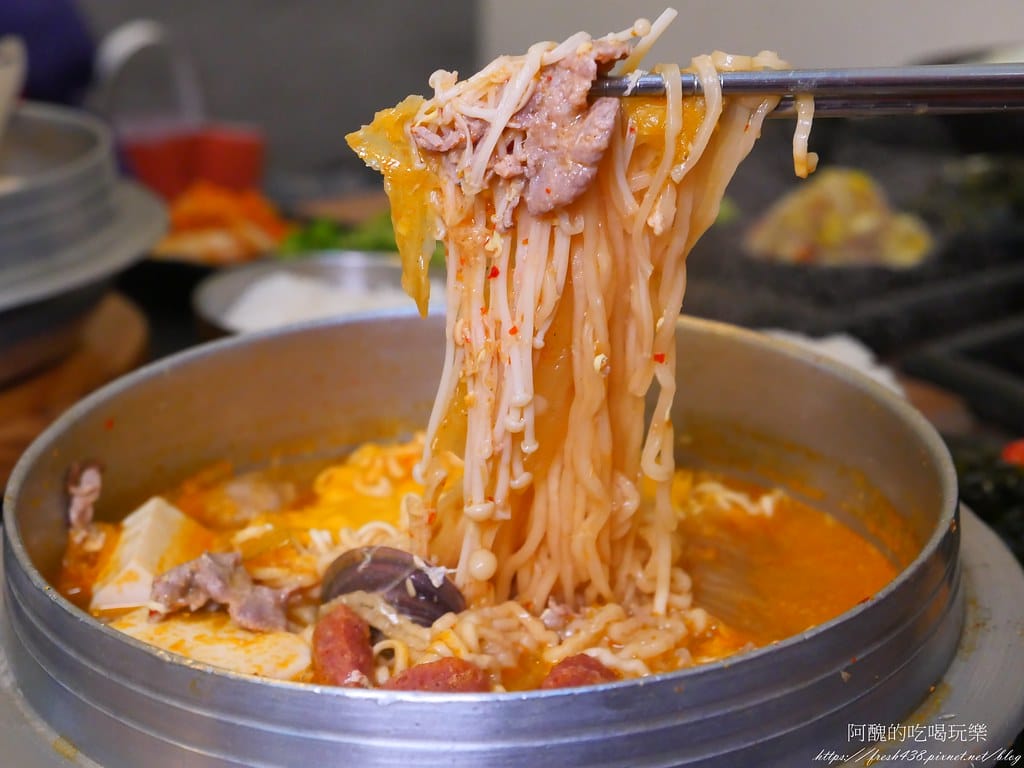 【樹林美食】咕咕圓韓式料理,韓式烤肉飯、部隊鍋一級棒,小菜多元可口,白飯、飲料內用吃到飽。 - 第25張圖 26