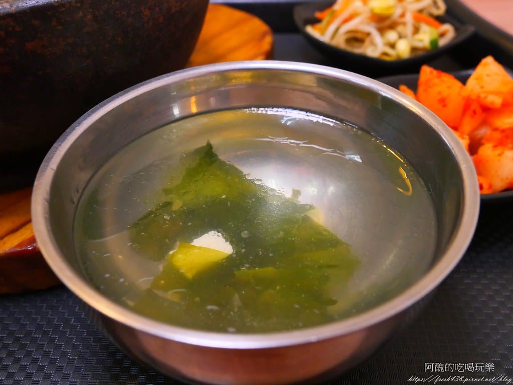 【樹林美食】咕咕圓韓式料理,韓式烤肉飯、部隊鍋一級棒,小菜多元可口,白飯、飲料內用吃到飽。 - 第34張圖 35