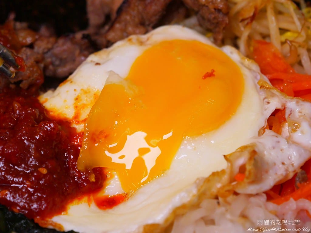 【樹林美食】咕咕圓韓式料理,韓式烤肉飯、部隊鍋一級棒,小菜多元可口,白飯、飲料內用吃到飽。 - 第32張圖 33