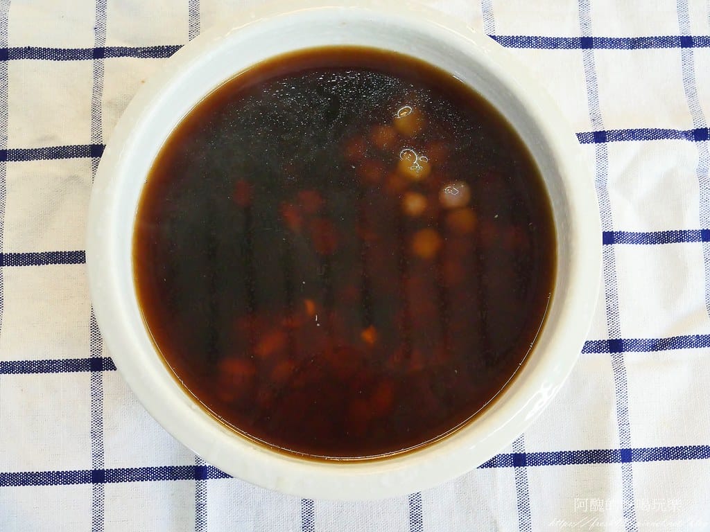 【板橋美食】淬仙-手工芋圓芋泥專賣板橋金門店,美味香醇燒仙草、手工芋圓,還有脆皮車輪餅。 - 第26張圖 17