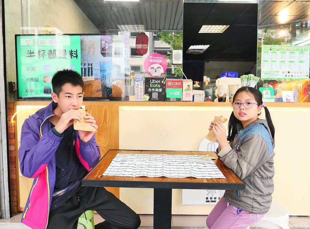【板橋美食】淬仙-手工芋圓芋泥專賣板橋金門店,美味香醇燒仙草、手工芋圓,還有脆皮車輪餅。 - 第45張圖 32