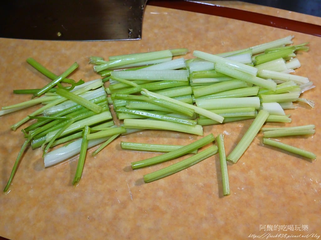 芹菜炒透抽,3分鐘快速完成美味料理。 - 第3張圖 P1019025