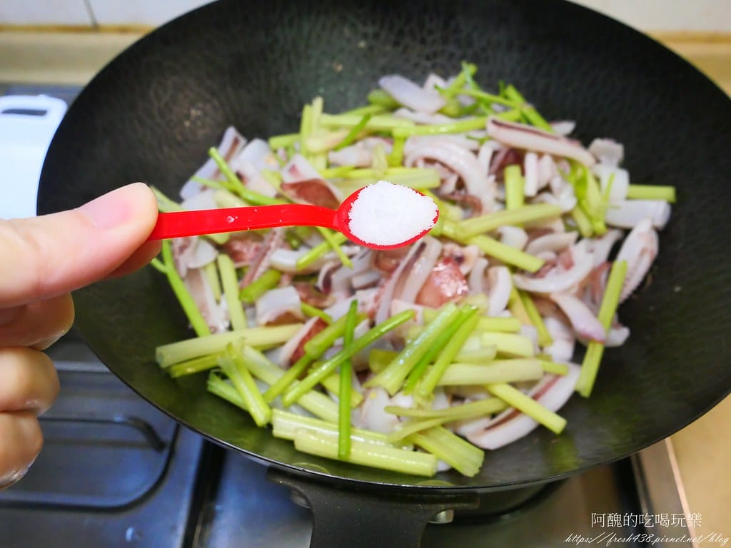 芹菜炒透抽,3分鐘快速完成美味料理。 - 第9張圖 P1019031