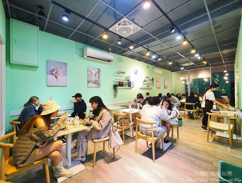 【板橋美食】隔壁早餐 NextDoor,草莓舒芙蕾好吃又夢幻、網美超愛,新埔必吃的早午餐。 - 第7張圖 4