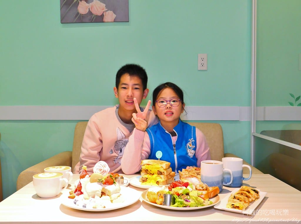 【板橋美食】隔壁早餐 NextDoor,草莓舒芙蕾好吃又夢幻、網美超愛,新埔必吃的早午餐。 - 第62張圖 37