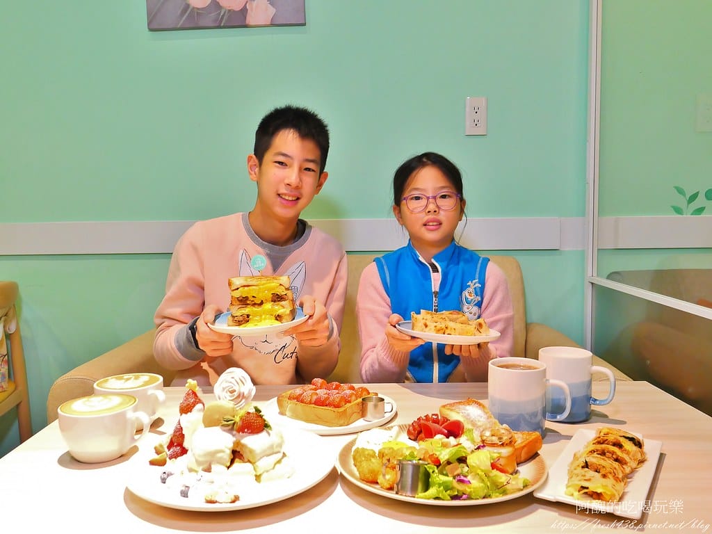 【板橋美食】隔壁早餐 NextDoor,草莓舒芙蕾好吃又夢幻、網美超愛,新埔必吃的早午餐。 - 第63張圖 38
