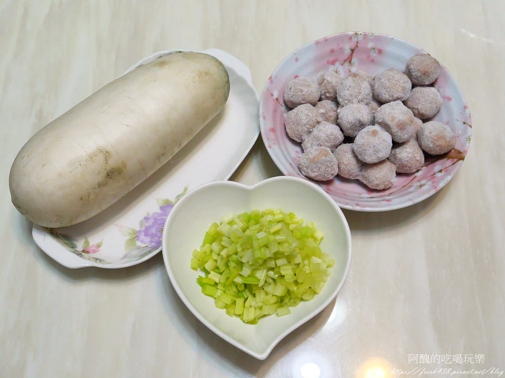 蘿蔔貢丸湯,全家大小都喜愛的簡易湯品。 - 第2張圖 P1019205