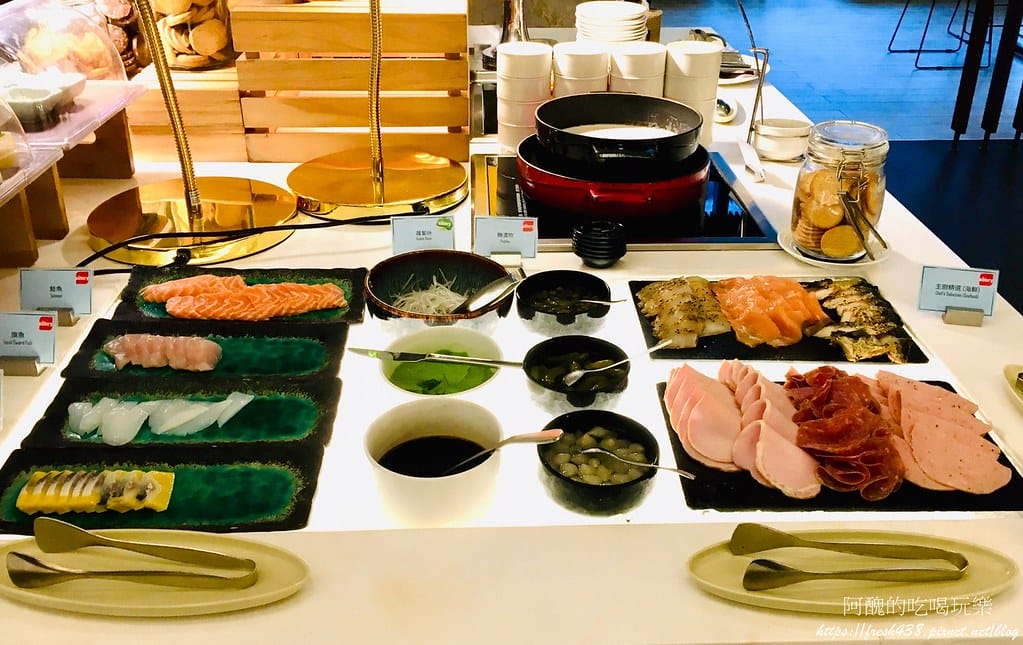 【林口美食】亞昕福朋喜來登酒店-宜客樂西餐廳,半自助百匯吃到飽,主餐可打包,食材超豐盛! - 第32張圖 25-1