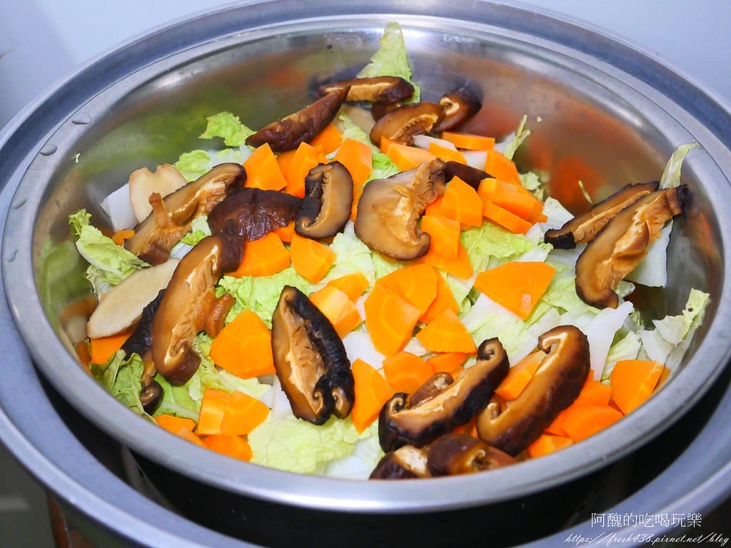 【電鍋食譜】白菜排骨酥湯,免顧火,一鍋搞定全家人的餐點,保證簡單又美味。 - 第6張圖 4