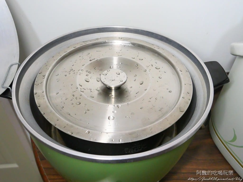 【電鍋食譜】雞胸肉玉米炊飯,軟嫩多汁,一口咬下還會爆汁。 - 第7張圖 P1019724
