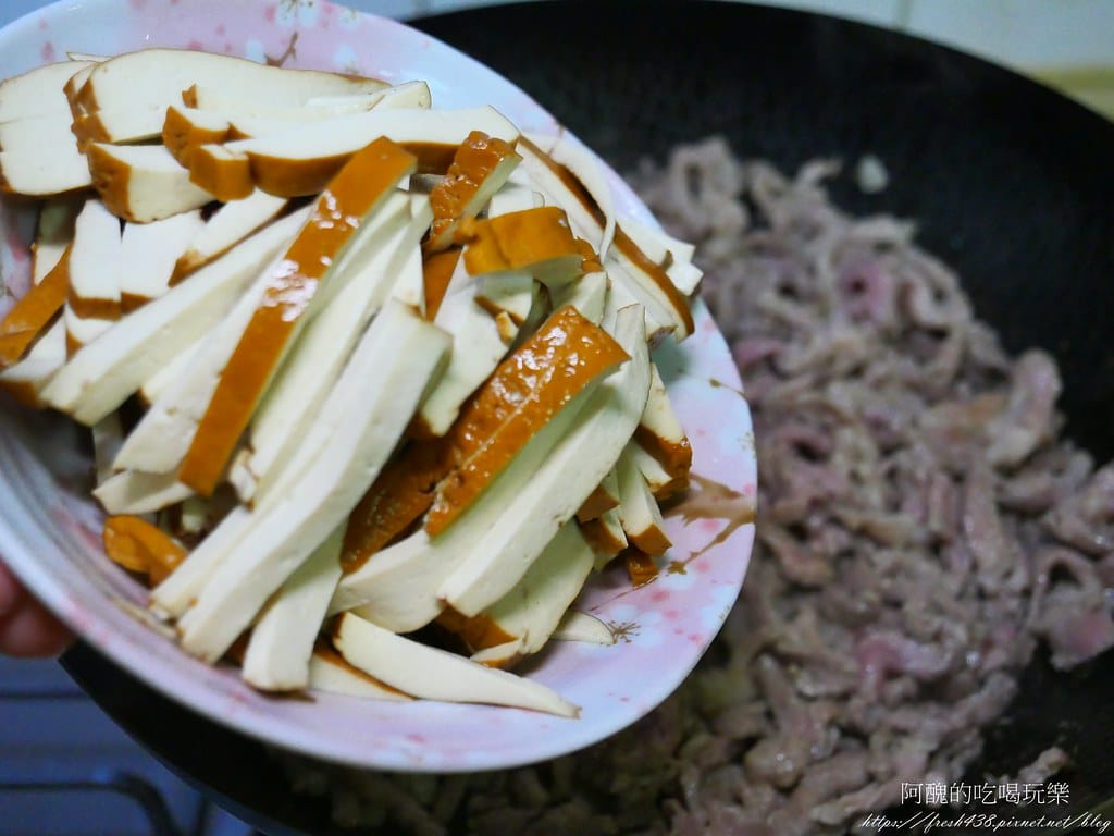 豆干炒肉絲,只要一個小技巧,提升香氣,清爽健康又下飯。 - 第11張圖 P1019939