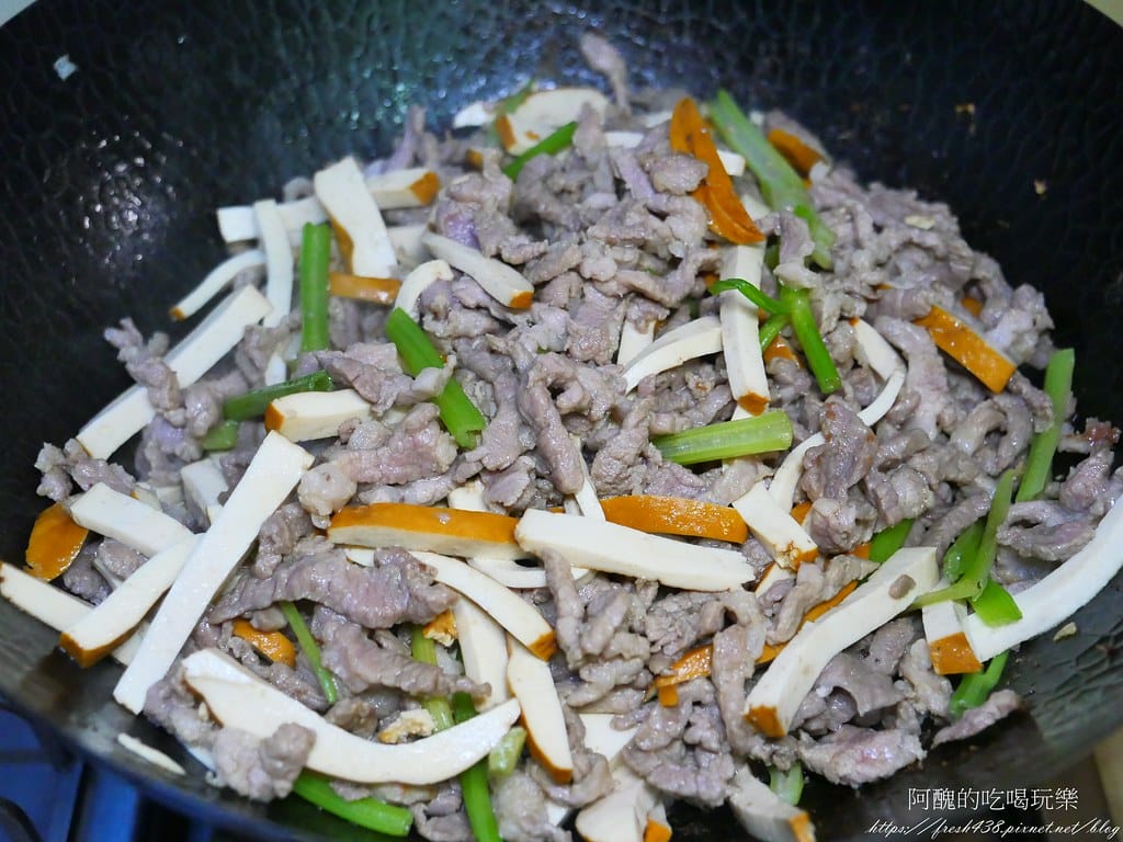 豆干炒肉絲,只要一個小技巧,提升香氣,清爽健康又下飯。 - 第14張圖 P1019945