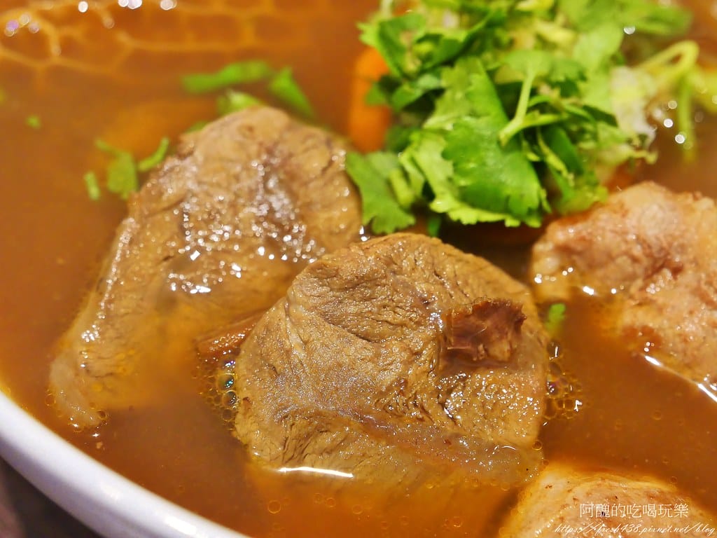 【台北美食】就是這間-功夫牛肉麵,松山牛肉麵推薦,料多實在、湯頭清爽,老饕都說讚! - 第44張圖 26-4