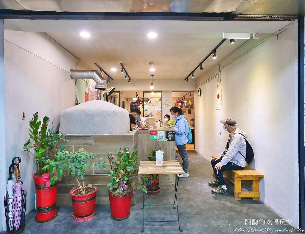 【台北美食】Baksa Pizza手工窯烤披薩,現點現烤,好吃又平價的木柵披薩。 - 第4張圖 2