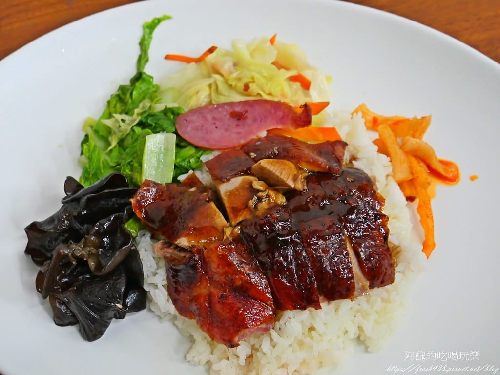 【新北美食】波霸櫻桃鴨燒臘便當-新莊店, 櫻桃鴨便當高貴不貴,超火紅的新莊燒臘店。 - 第23張圖 21