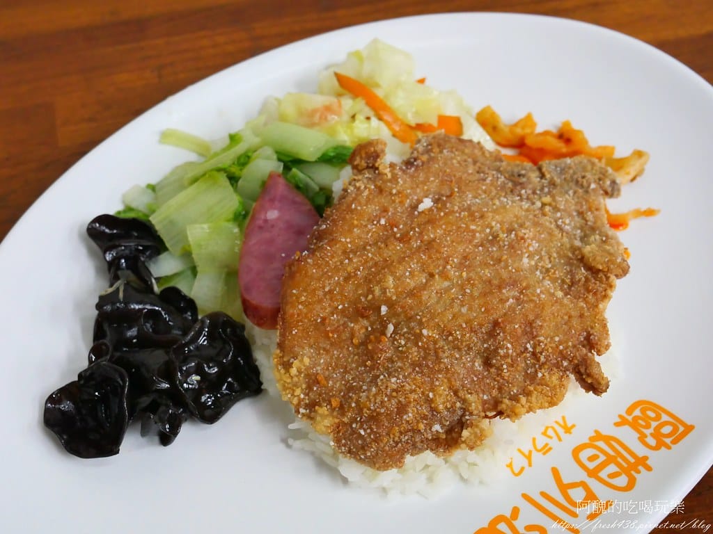 【新北美食】波霸櫻桃鴨燒臘便當-新莊店, 櫻桃鴨便當高貴不貴,超火紅的新莊燒臘店。 - 第18張圖 16
