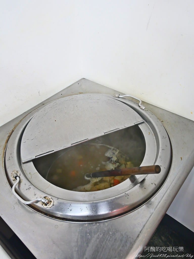【新北美食】波霸櫻桃鴨燒臘便當-新莊店, 櫻桃鴨便當高貴不貴,超火紅的新莊燒臘店。 - 第9張圖 8