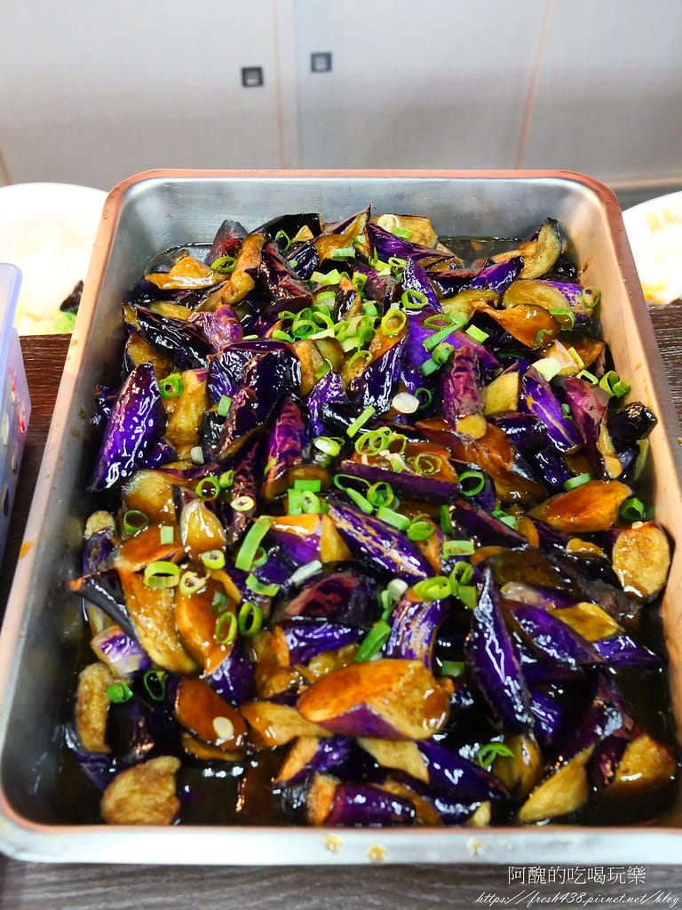 【新北美食】波霸櫻桃鴨燒臘便當-新莊店, 櫻桃鴨便當高貴不貴,超火紅的新莊燒臘店。 - 第17張圖 15