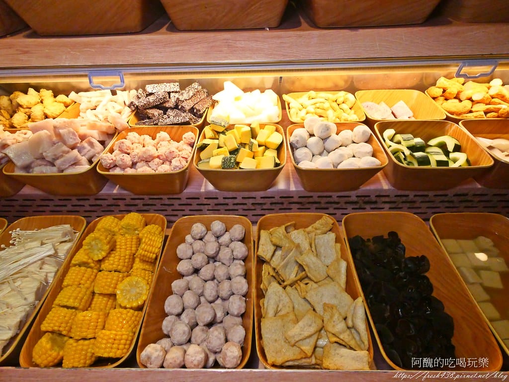 【台北美食】狂一鍋-新店三民店,自助吧無限吃到飽,超人氣排隊名店,最潮台式火鍋店,狂一鍋必回訪。 - 第25張圖 17