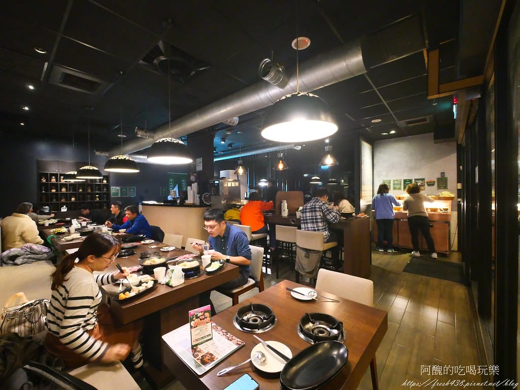 【台北美食】狂一鍋-新店三民店,自助吧無限吃到飽,超人氣排隊名店,最潮台式火鍋店,狂一鍋必回訪。 - 第13張圖 5