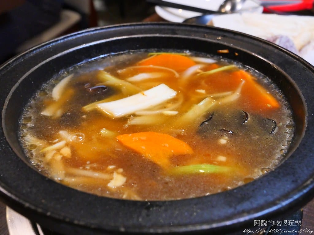 【台北美食】狂一鍋-新店三民店,自助吧無限吃到飽,超人氣排隊名店,最潮台式火鍋店,狂一鍋必回訪。 - 第40張圖 34