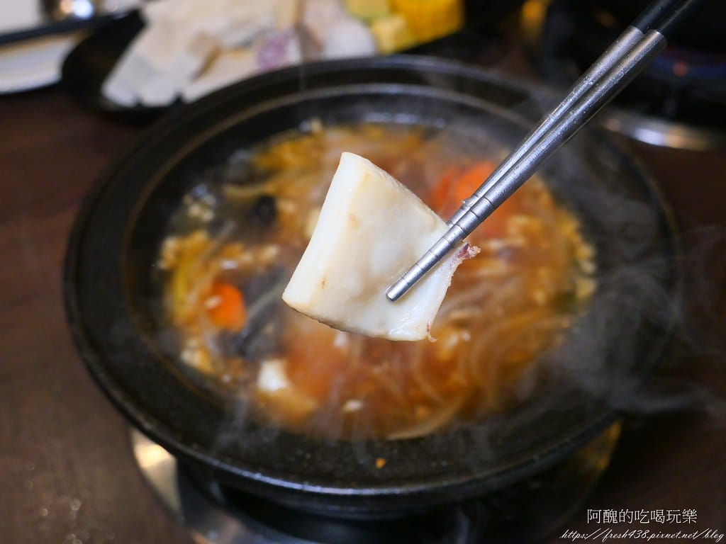 【台北美食】狂一鍋-新店三民店,自助吧無限吃到飽,超人氣排隊名店,最潮台式火鍋店,狂一鍋必回訪。 - 第41張圖 35 (2)