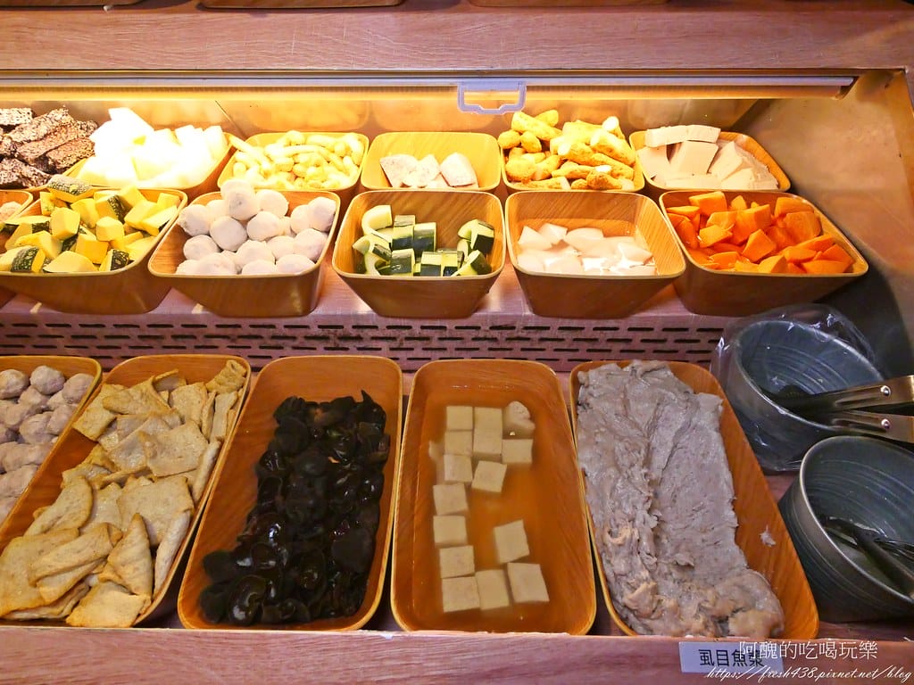 【台北美食】狂一鍋-新店三民店,自助吧無限吃到飽,超人氣排隊名店,最潮台式火鍋店,狂一鍋必回訪。 - 第24張圖 16