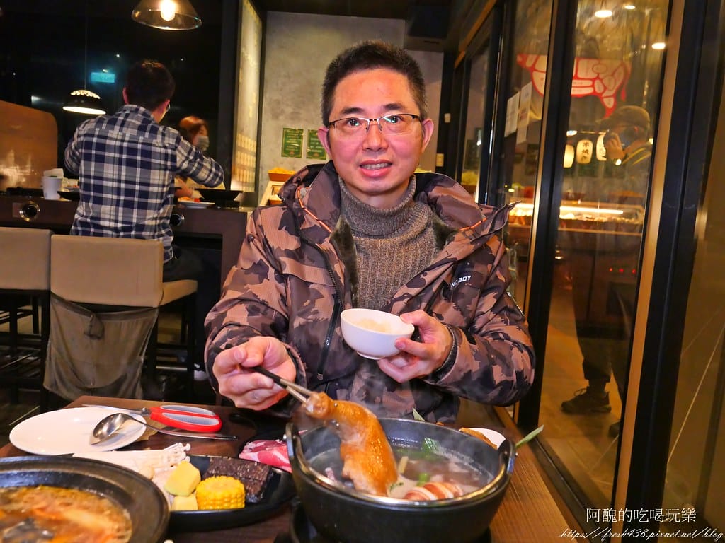 【台北美食】狂一鍋-新店三民店,自助吧無限吃到飽,超人氣排隊名店,最潮台式火鍋店,狂一鍋必回訪。 - 第47張圖 41