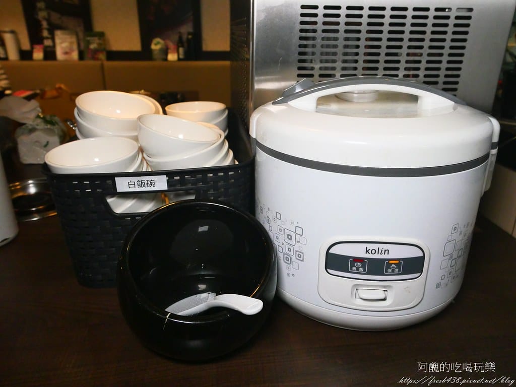【台北美食】狂一鍋-新店三民店,自助吧無限吃到飽,超人氣排隊名店,最潮台式火鍋店,狂一鍋必回訪。 - 第20張圖 11