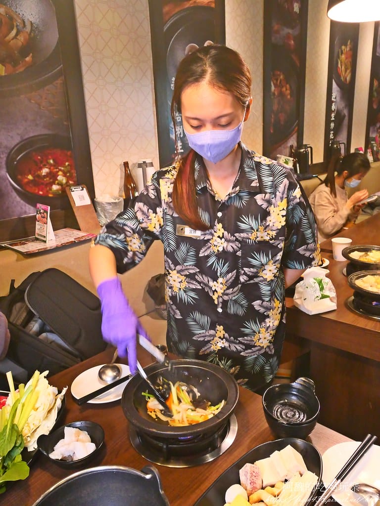 【台北美食】狂一鍋-新店三民店,自助吧無限吃到飽,超人氣排隊名店,最潮台式火鍋店,狂一鍋必回訪。 - 第38張圖 32
