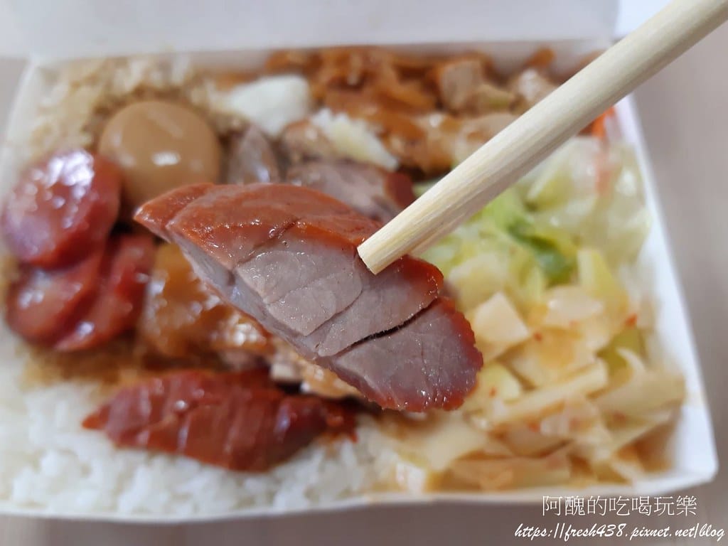 【樹林美食】香格格燒臘快餐坊,吃一次就會上癮的港式燒臘便當,用餐時段排隊人潮洶湧。 - 第22張圖 18