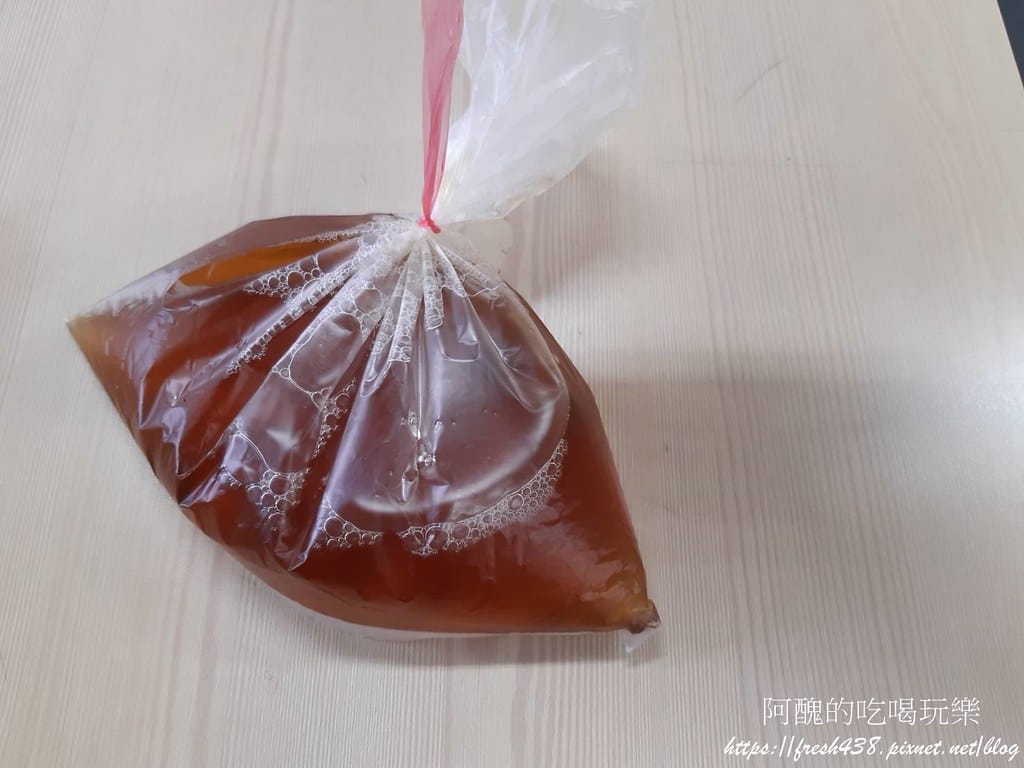 【樹林美食】香格格燒臘快餐坊,吃一次就會上癮的港式燒臘便當,用餐時段排隊人潮洶湧。 - 第25張圖 21