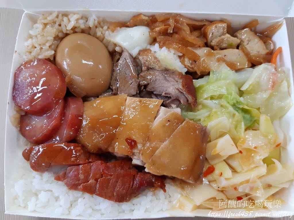 【樹林美食】香格格燒臘快餐坊,吃一次就會上癮的港式燒臘便當,用餐時段排隊人潮洶湧。 - 第20張圖 16