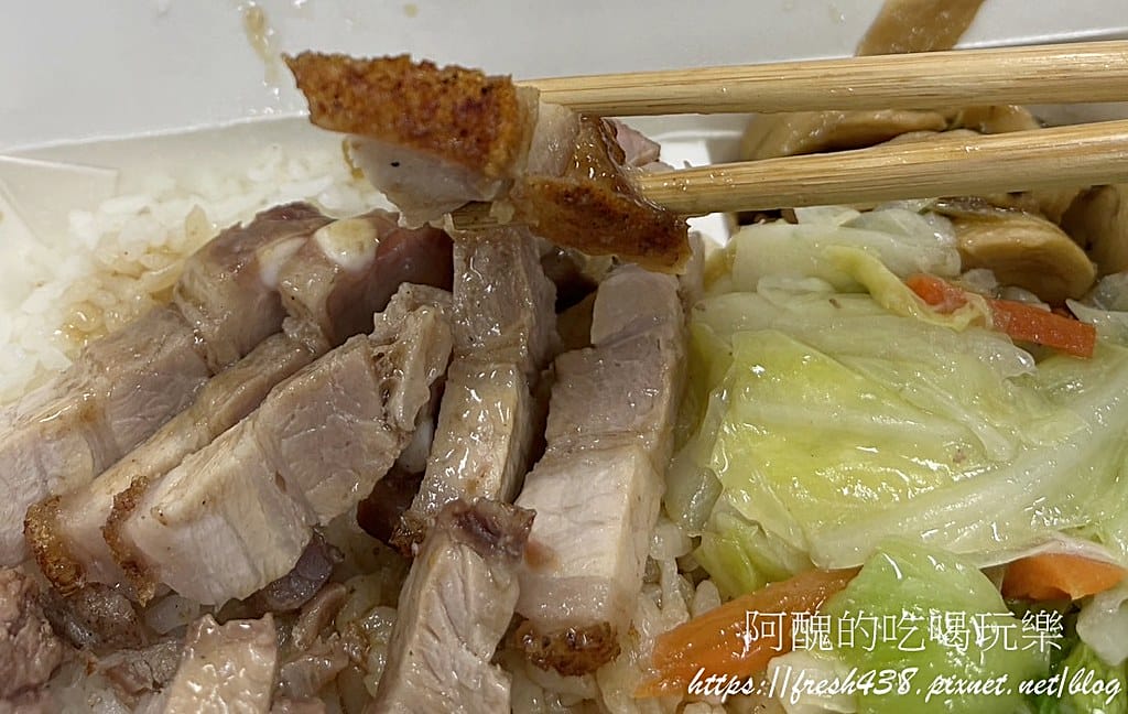 【樹林美食】香格格燒臘快餐坊,吃一次就會上癮的港式燒臘便當,用餐時段排隊人潮洶湧。 - 第18張圖 14