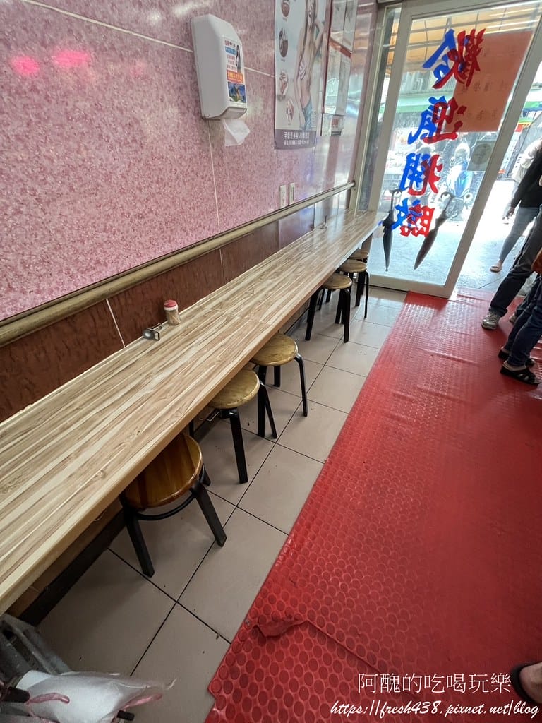 【樹林美食】香格格燒臘快餐坊,吃一次就會上癮的港式燒臘便當,用餐時段排隊人潮洶湧。 - 第9張圖 5
