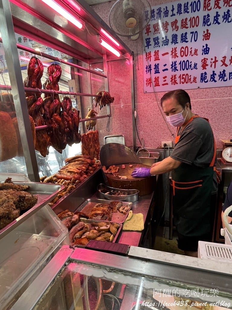 【樹林美食】香格格燒臘快餐坊,吃一次就會上癮的港式燒臘便當,用餐時段排隊人潮洶湧。 - 第15張圖 11