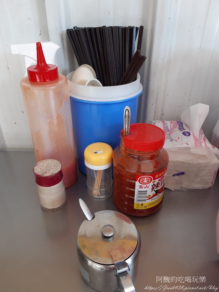 【樹林美食】無名麵店,銅板價超有良心,滷蛋居然一顆10元,炒 21