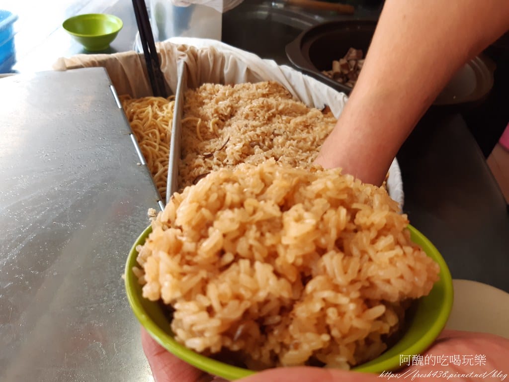 【樹林美食】無名麵店,銅板價超有良心,滷蛋居然一顆10元,炒 19