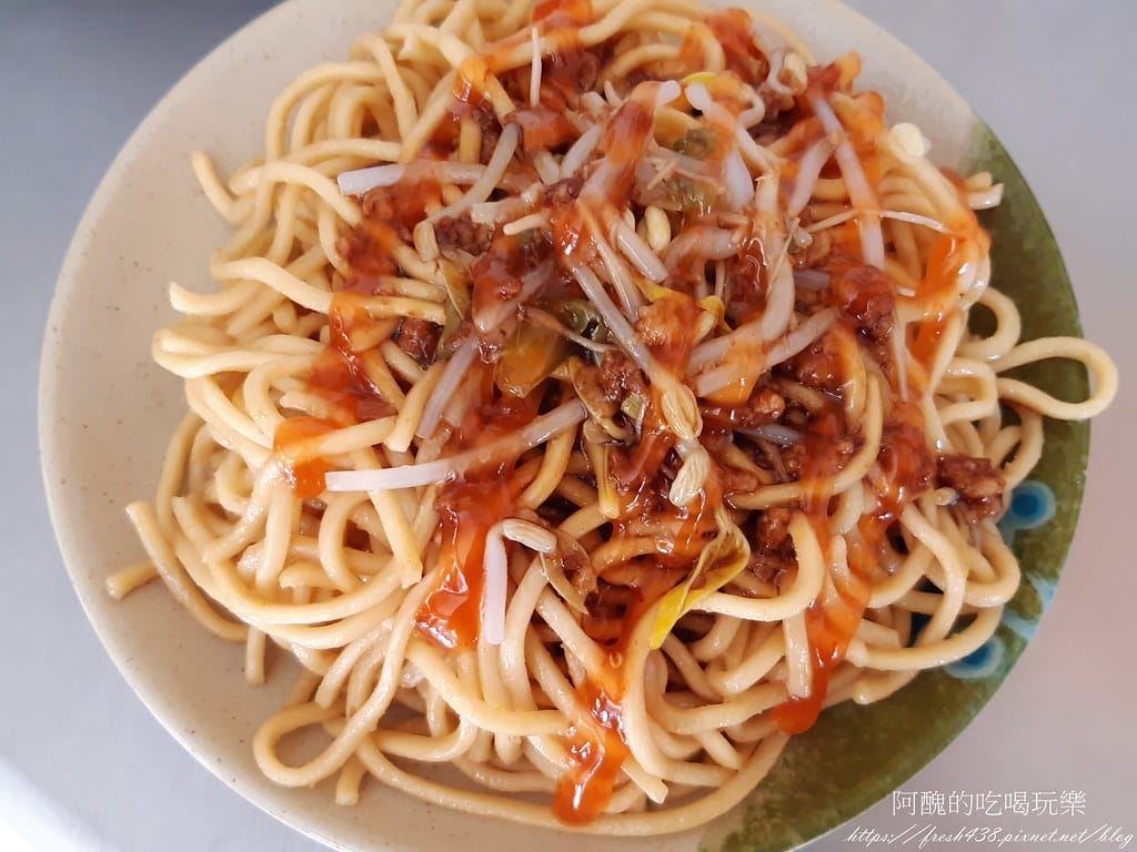 【樹林美食】無名麵店,銅板價超有良心,滷蛋居然一顆10元,炒 22