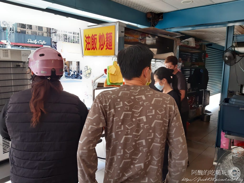 【樹林美食】無名麵店,銅板價超有良心,滷蛋居然一顆10元,炒 14